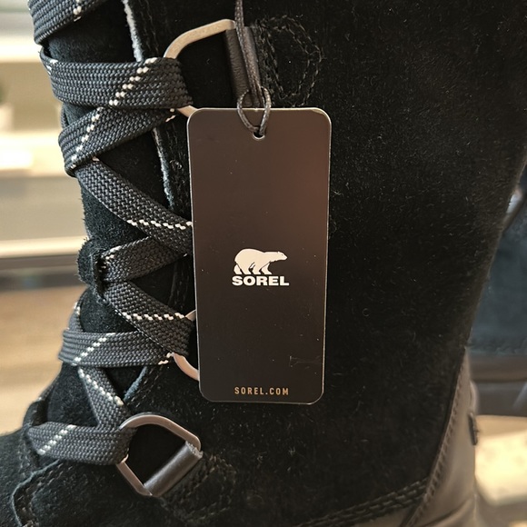 Sorel boots - Picture 4 of 4